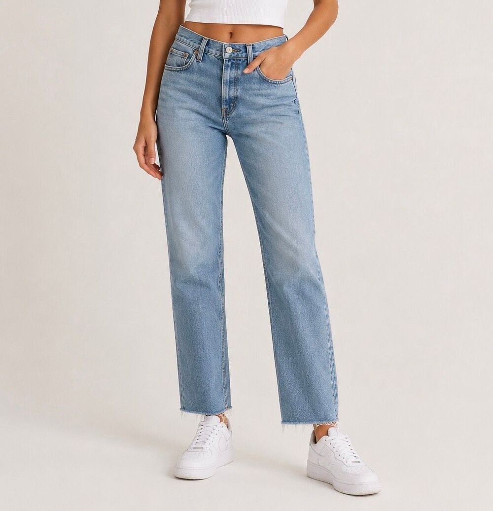 Abercrombie & Fitch 90s Straight Jeans 23/000 Mid Rise Raw Hem Light Wash